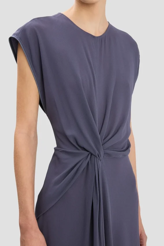 Aria Midi-Kleid in Eclipse Aria Midi-Kleid in Eclipse