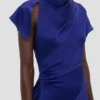Asymmetrisches Twist-Kleid in leuchtendem Indigo Asymmetrisches Twist-Kleid in leuchtendem Indigo