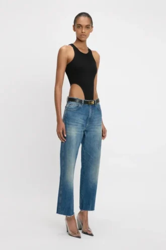 Bodysuit mit hohem Beinausschnitt in Schwarz