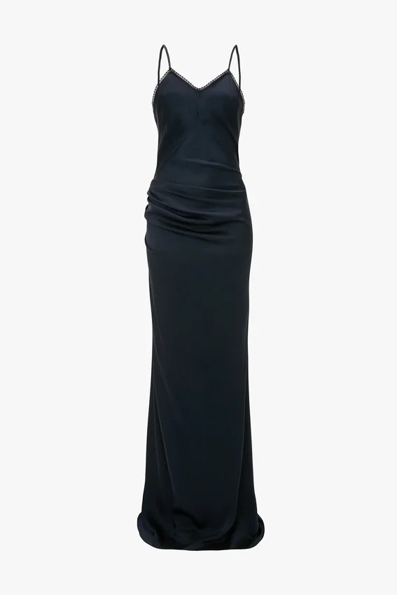 Drapiertes Spitzenkleid in Midnight Drapiertes Spitzenkleid in Midnight
