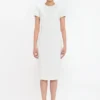 Figurbetontes T-Shirt-Kleid in Elfenbein Figurbetontes T-Shirt-Kleid in Elfenbein
