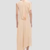 Gesmoktes Kleid in Sandstein
