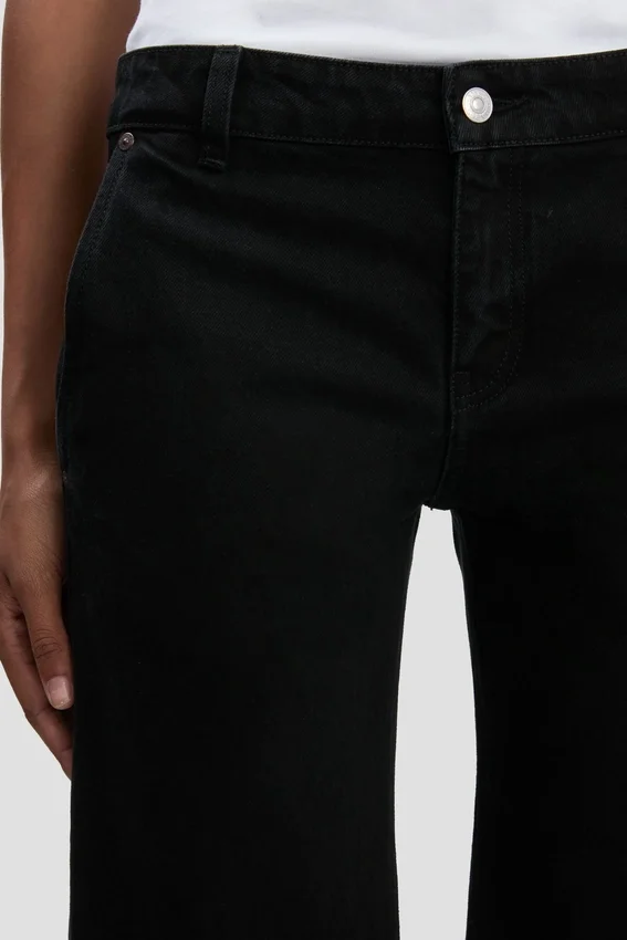 Gigi-Jeans in gewaschenem Schwarz Gigi-Jeans in gewaschenem Schwarz
