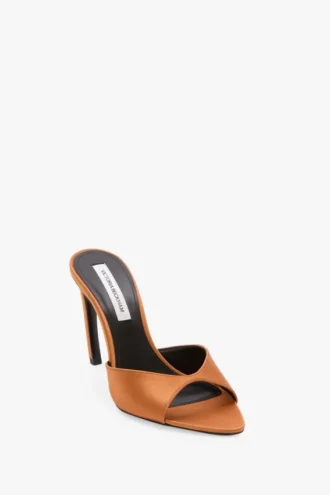 Harlow Mule 100 aus bronzefarbenem Satin Harlow Mule 100 aus bronzefarbenem Satin