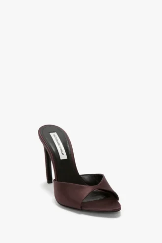 Harlow Mule 100 aus kastanienbraunem Satin Harlow Mule 100 aus kastanienbraunem Satin