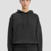 Hoodie mit Logo-Stickerei in Schwarz Hoodie mit Logo-Stickerei in Schwarz