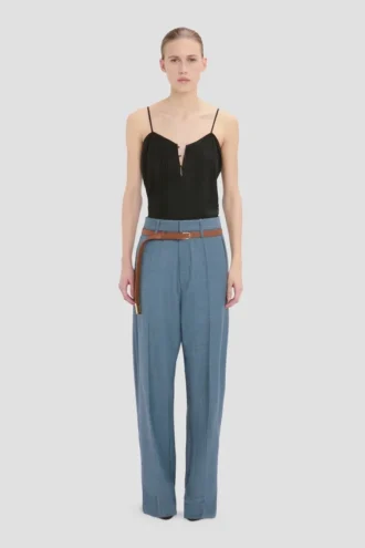 Hose mit geschwungenem Bein in Cloud Blue