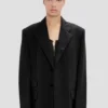 Jacke mit fallendem Revers in Schwarz