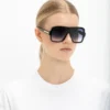 Mehrschichtige Masken-Sonnenbrille in schwarzem Farbverlauf Mehrschichtige Masken-Sonnenbrille in schwarzem Farbverlauf