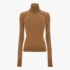 Rollkragenpullover in Dunkelcamel