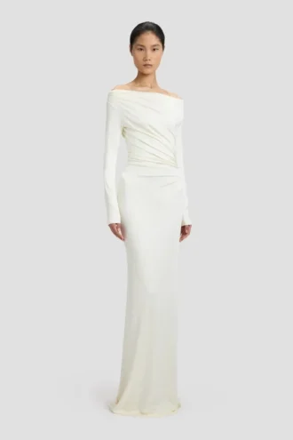 Schulterfreies Abendkleid in Elfenbein