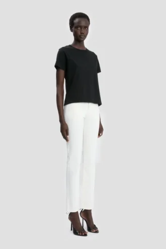 T-Shirt in schwarzer Shrunken-Passform