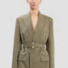 Taillierte Jacke mit Gürtel in Salbei-Melange Taillierte Jacke mit Gürtel in Salbei-Melange