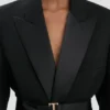 Taillierte Jacke mit Gürtel in Schwarz