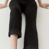The Victoria Jeans in gewaschenem Schwarz The Victoria Jeans in gewaschenem Schwarz