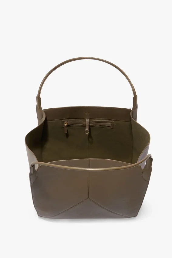 The Victoria Reisetasche aus khakifarbenem Leder The Victoria Reisetasche aus khakifarbenem Leder