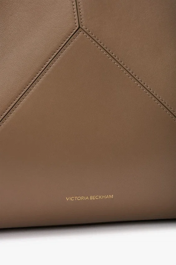 The Victoria-Tasche aus taubengrauem Leder The Victoria-Tasche aus taubengrauem Leder