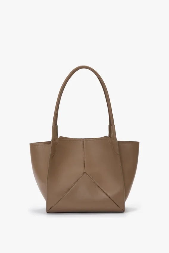 The Victoria-Tasche aus taubengrauem Leder The Victoria-Tasche aus taubengrauem Leder