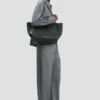 The Victoria Tote Bag aus schwarzem Leder The Victoria Tote Bag aus schwarzem Leder