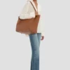 The Victoria Tote Bag Large aus hellbraunem Leder The Victoria Tote Bag Large aus hellbraunem Leder