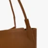 The Victoria Tote Bag Large aus hellbraunem Leder The Victoria Tote Bag Large aus hellbraunem Leder