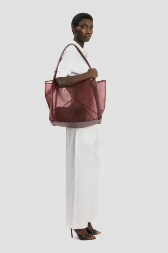 The Victoria Tote Bag Large in Burgundy Mesh