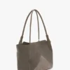 The Victoria Tote in kieselgrauem Wildleder The Victoria Tote in kieselgrauem Wildleder