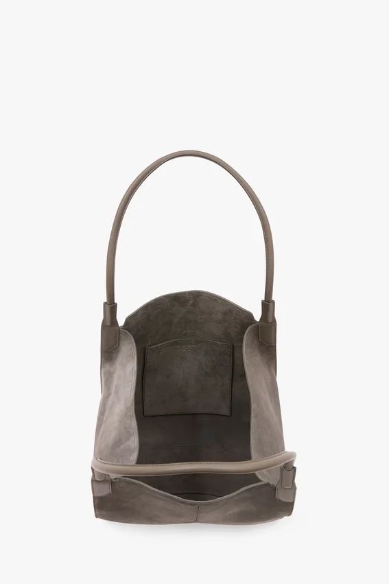 The Victoria Tote in kieselgrauem Wildleder The Victoria Tote in kieselgrauem Wildleder
