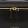 Vanity Crossbody aus schwarzem Leder Vanity Crossbody aus schwarzem Leder