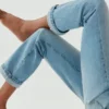 Victoria-Jeans in hellblauer Waschung